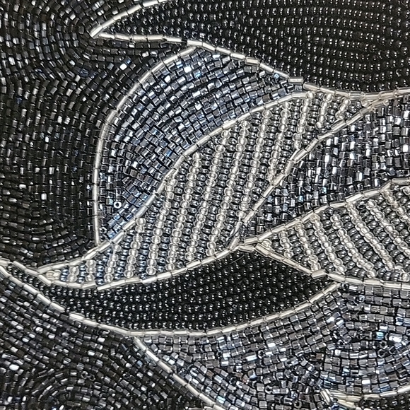 Silver and black beaded bag - Picture 4 of 4